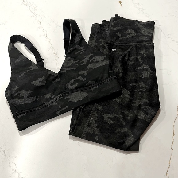 Fabletics set - Picture 1 of 6